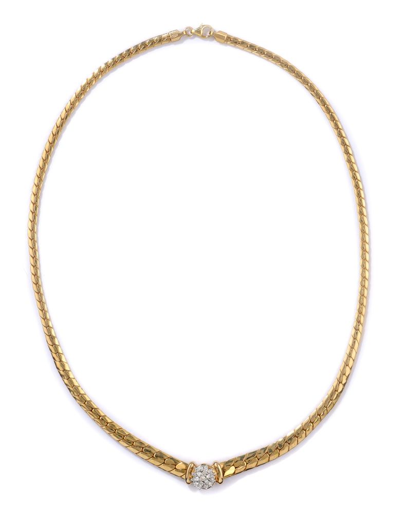 Collier Necklace
585 yellow gold, 17 diamonds, l 46 cm, 14 g.