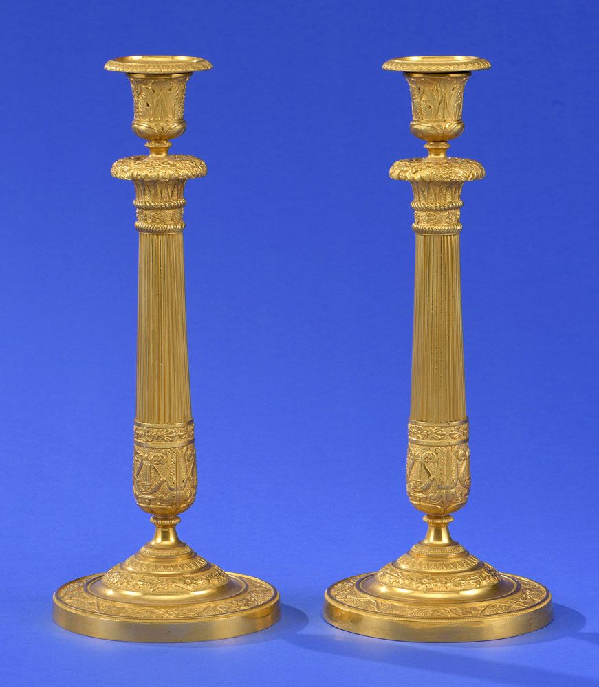Ein Paar Kerzenhalter Pareja de candeleros, principios del siglo XIX.
Bronce dor&hellip;