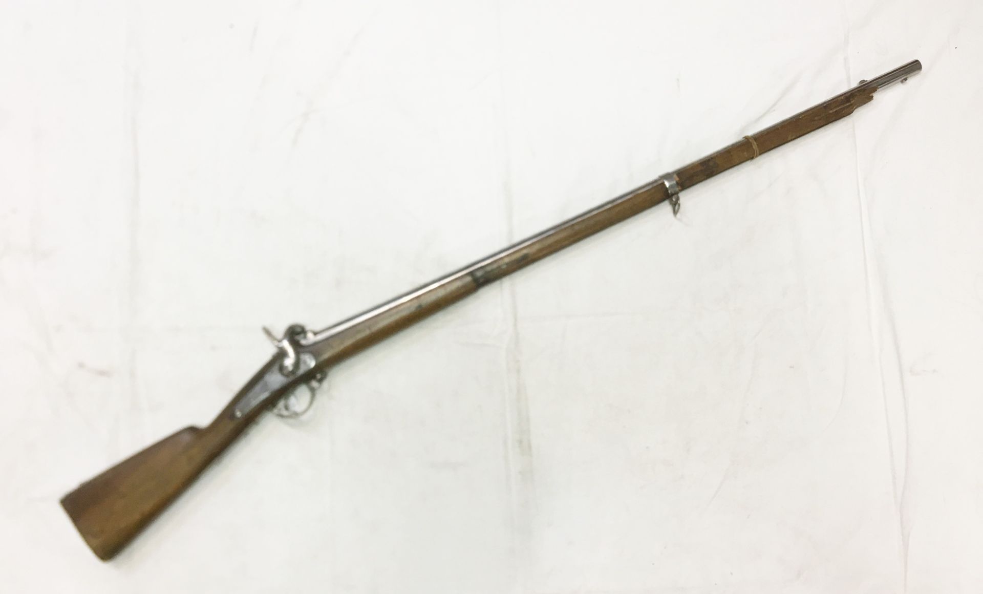 Null 1842型步兵步枪--木头断裂，缺少手榴弹和枪口--锁是Mutzig的皇家制造--一般磨损