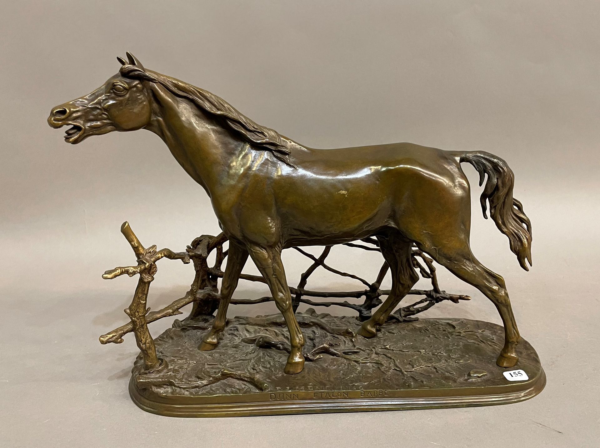 Null 梅内-皮埃尔-儒勒（1810-1879）。

"马在壁垒上 "主题的铜雕，平台上有签名，日期为1846年，标有 "Djinn, étalon barb&hellip;