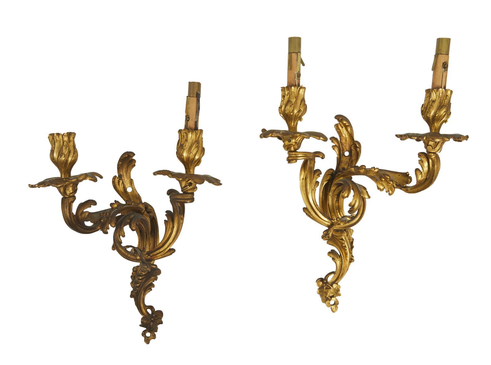 Null 111-Pair of gilt bronze sconces with two arms.

Louis XV period 

(holes fo&hellip;