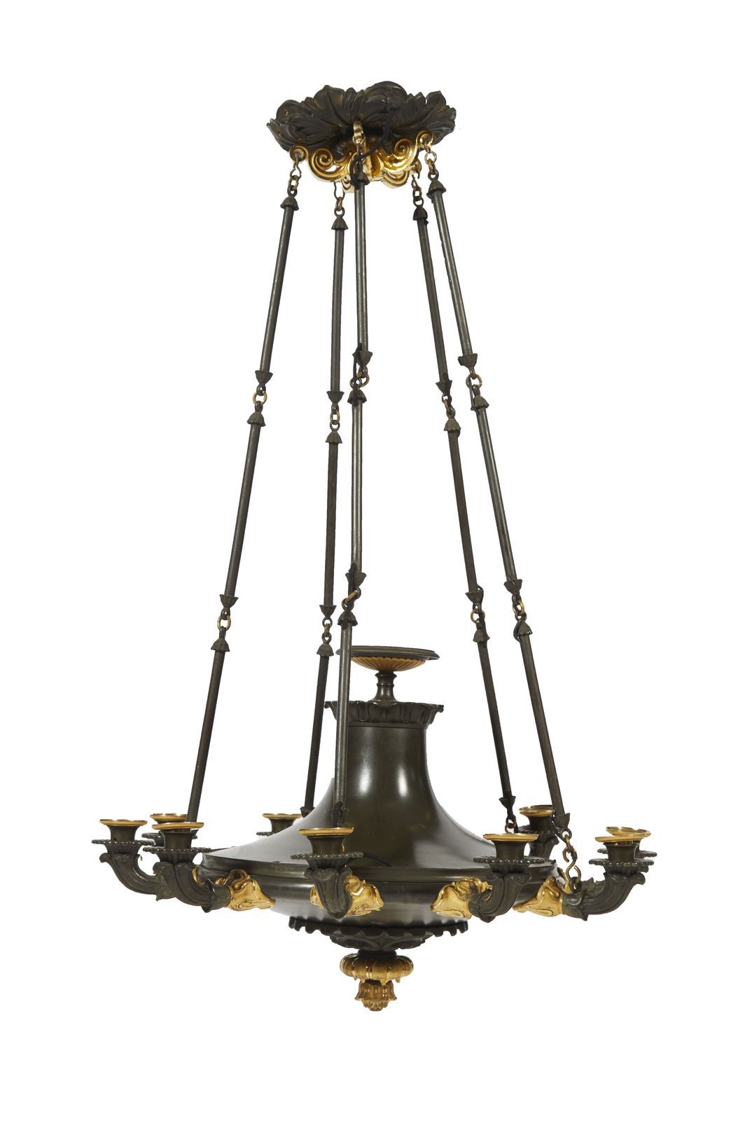 Null 123-青铜吊灯，具有双重棕色和鎏金的光泽，有十个灯臂，装饰有笛子和树叶。

复原期

94x61厘米