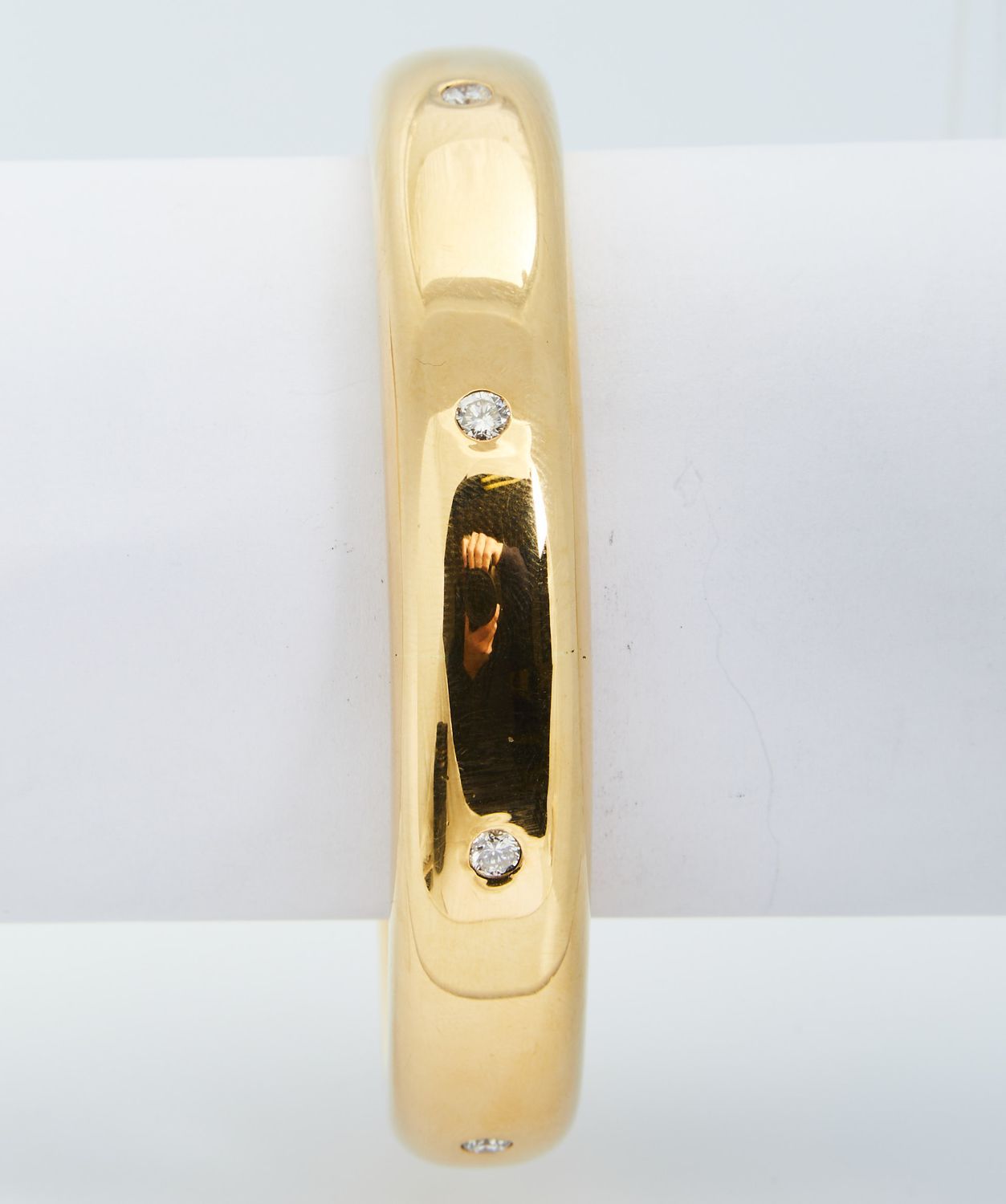 Null 201 黄金手镯，镶嵌8颗钻石，每颗约0.10克拉，手腕19厘米，重量326克