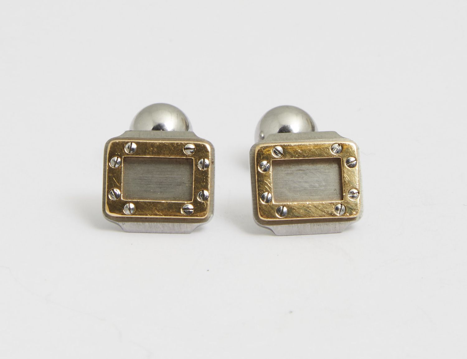Null 238 CARTIER: Pair of Santos cufflinks in gold and steel, signed and numbere&hellip;