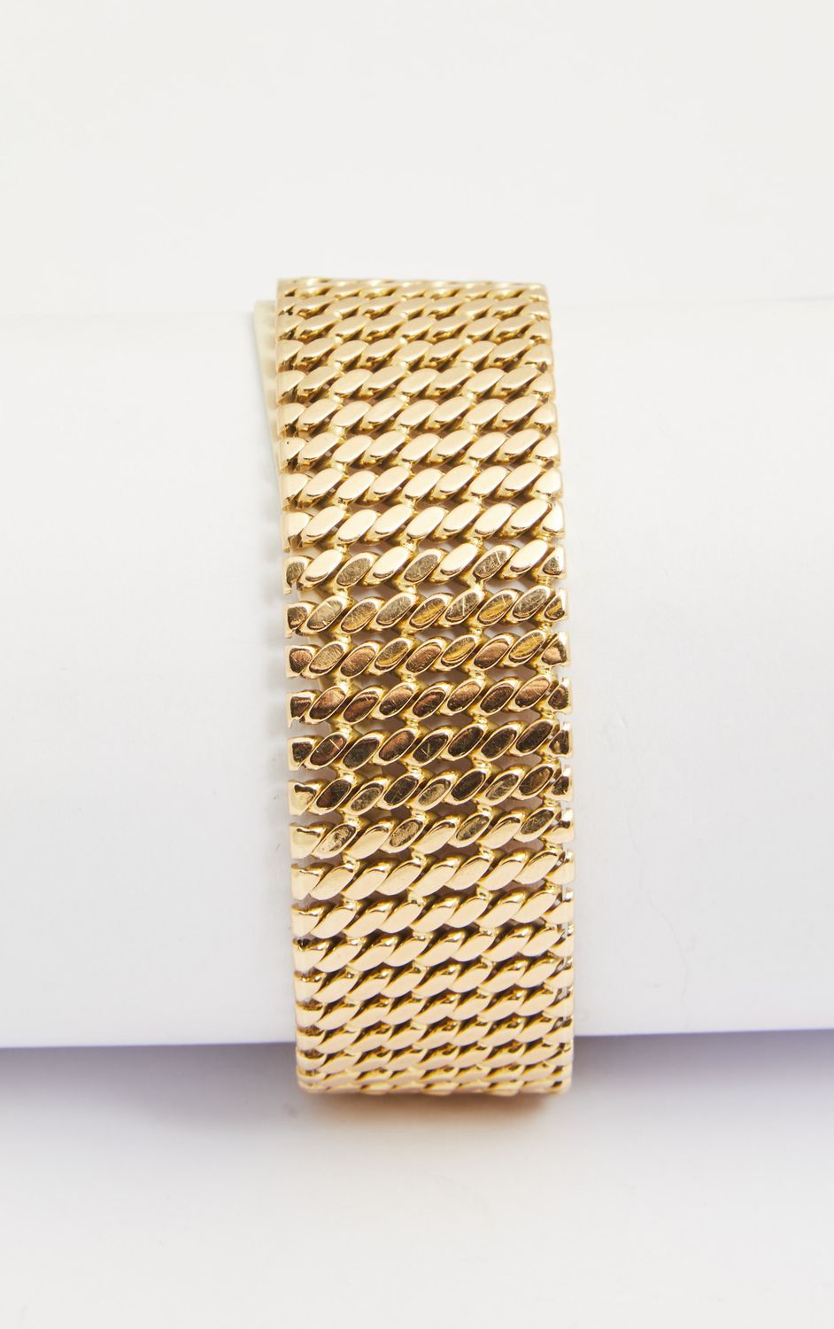 Null 117 -Yellow gold cuff bracelet, 74.4g
