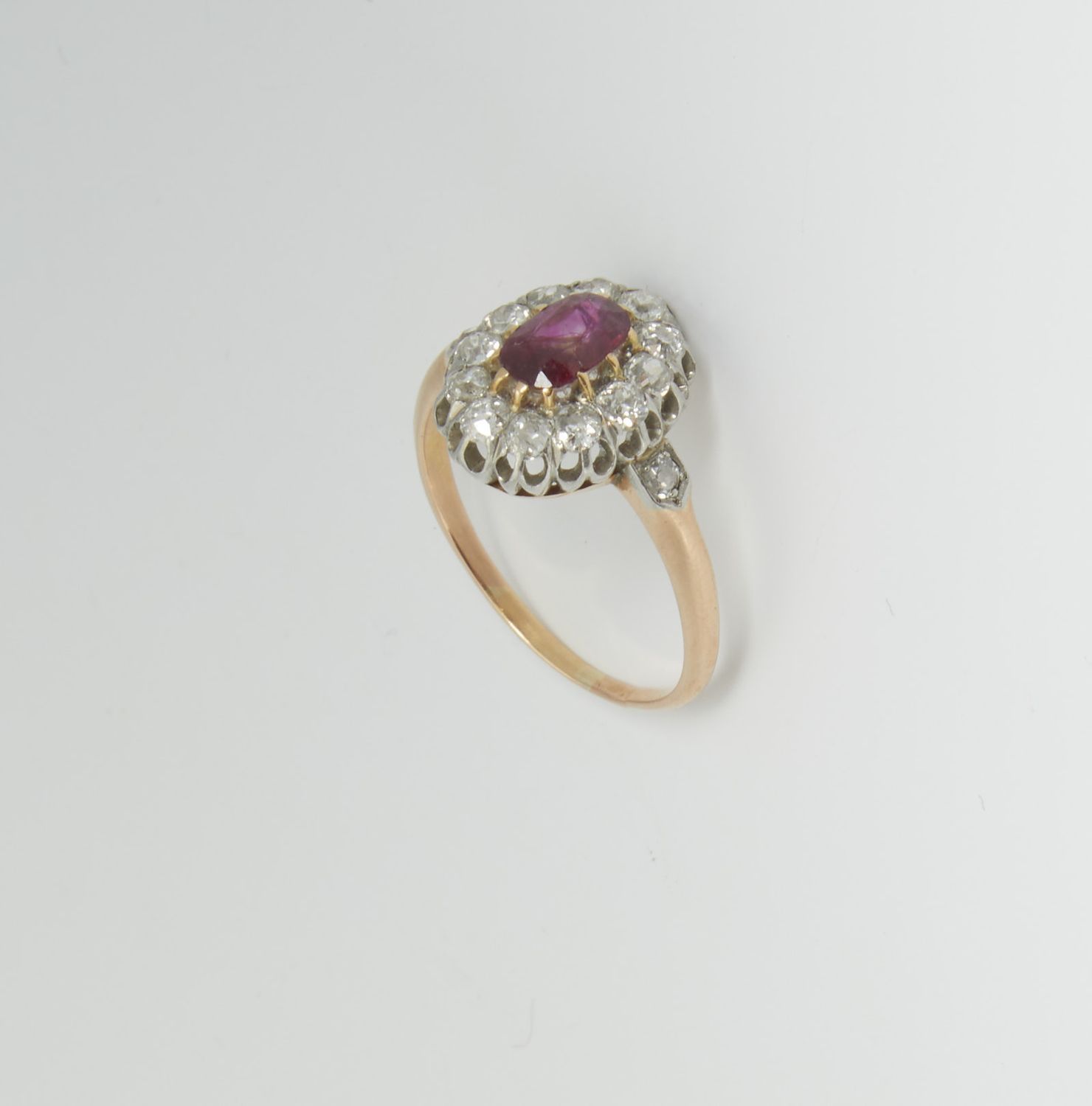 Null 230 Gold and platinum ring set with a natural Burmese ruby surrounded by ol&hellip;