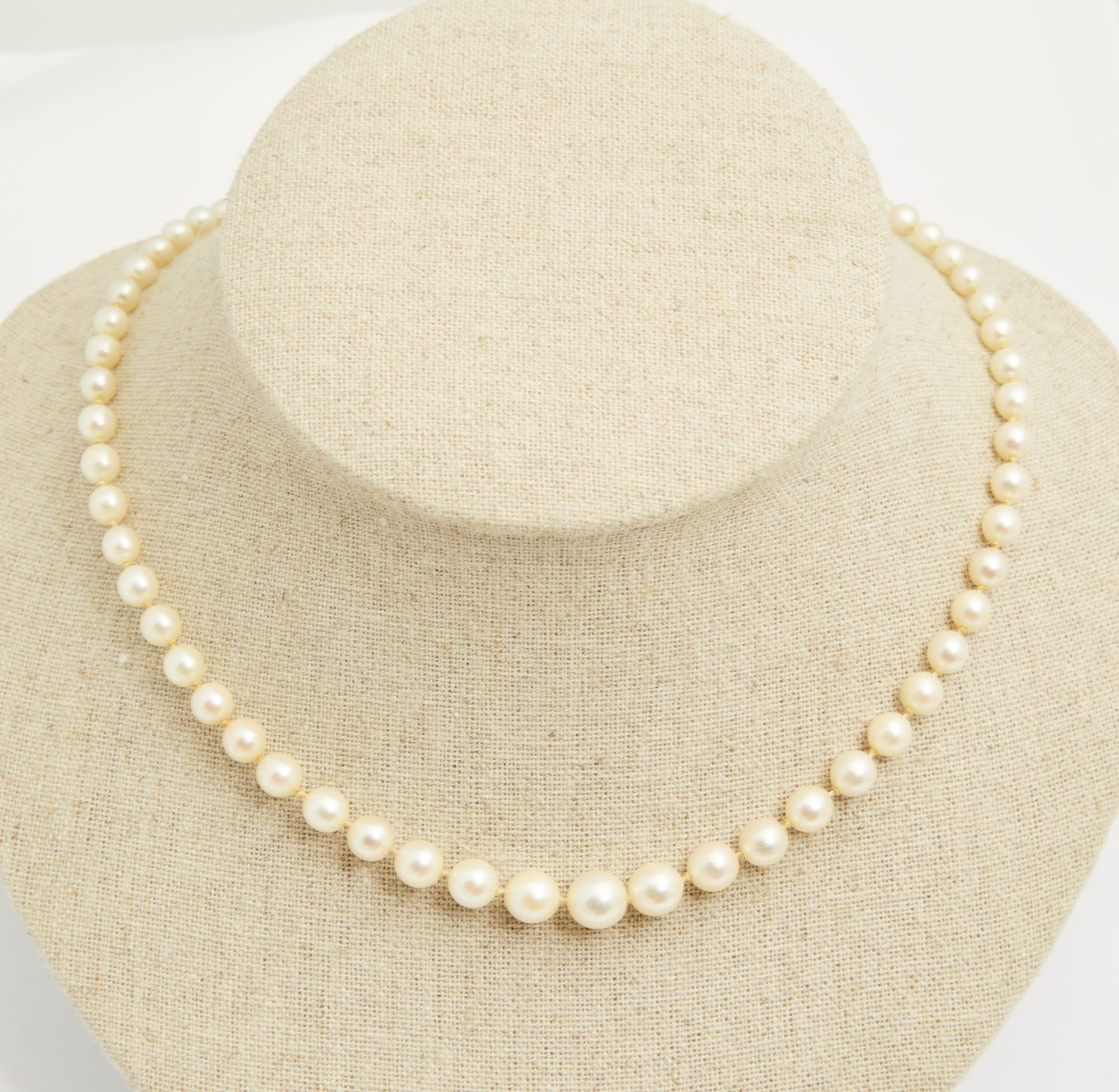 Null 126 Collier de perles de culture en chute, le centre de 7,8 mm, le fermoir &hellip;