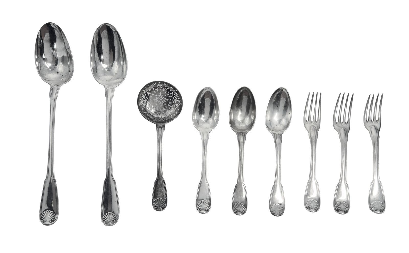 Null 4 - 三件银制餐具和一对炖汤匙，图案为菲尔特-科奎尔。

巴黎 18世纪(字母日期有变化)

金匠大师：JA有待鉴定

附带一个洒水的勺子。

巴黎&hellip;