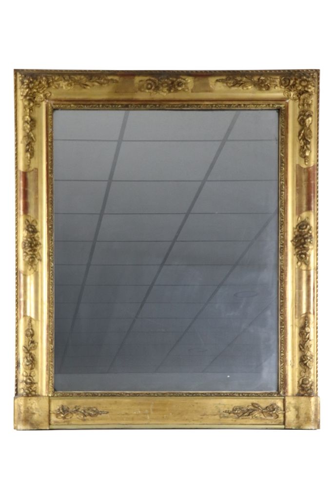 Null 木质和镀金灰泥框架的长方形镜子。尺寸：102x84厘米