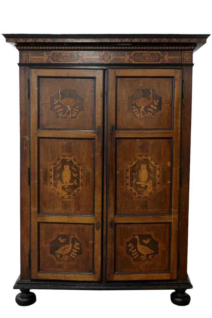 ARMOIRE DROITE D'EPOQUE XVIIIEME Straight cabinet of the 18th century with corni&hellip;