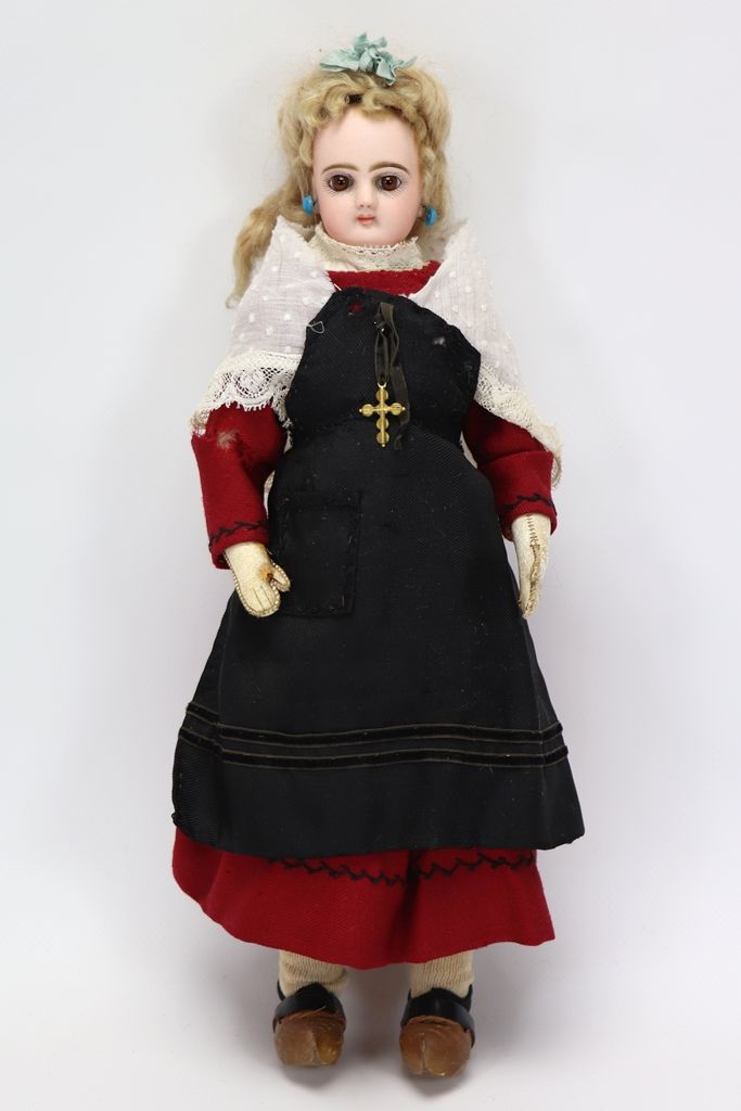 Poupée parisienne Puppe aus Paris. Drehbarer Kopf und Halskrause aus gepresstem &hellip;
