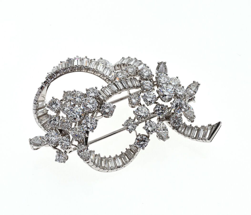 Null Impressive "Gerbe de Fleurs" brooch in white gold 750/°° entirely set with &hellip;