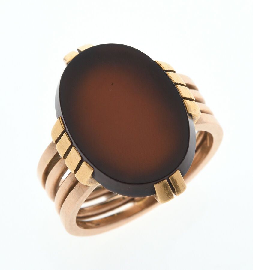 Null RING in pink gold 750/°° set with an unengraved brown agate plate. French w&hellip;