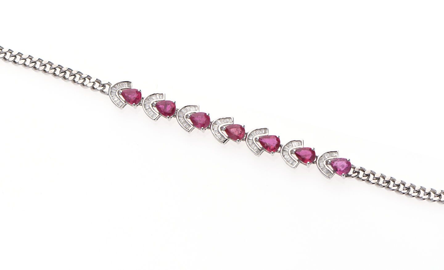 Null BRACELET in white gold 750/°° decorated with seven pear-shaped rubies and b&hellip;