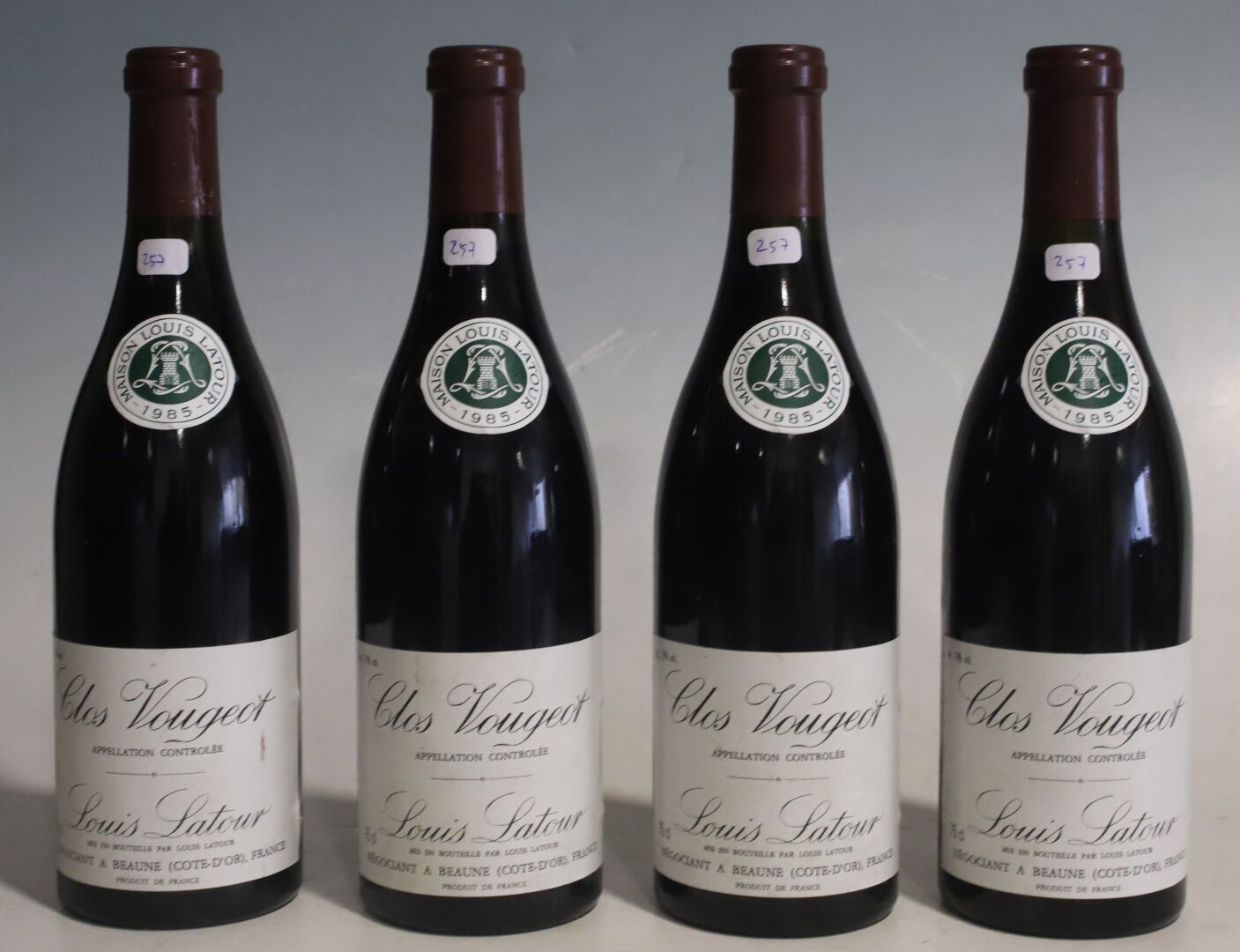 Null 4 bottles Clos Vougeot, grand cru, Louis Latour 1985