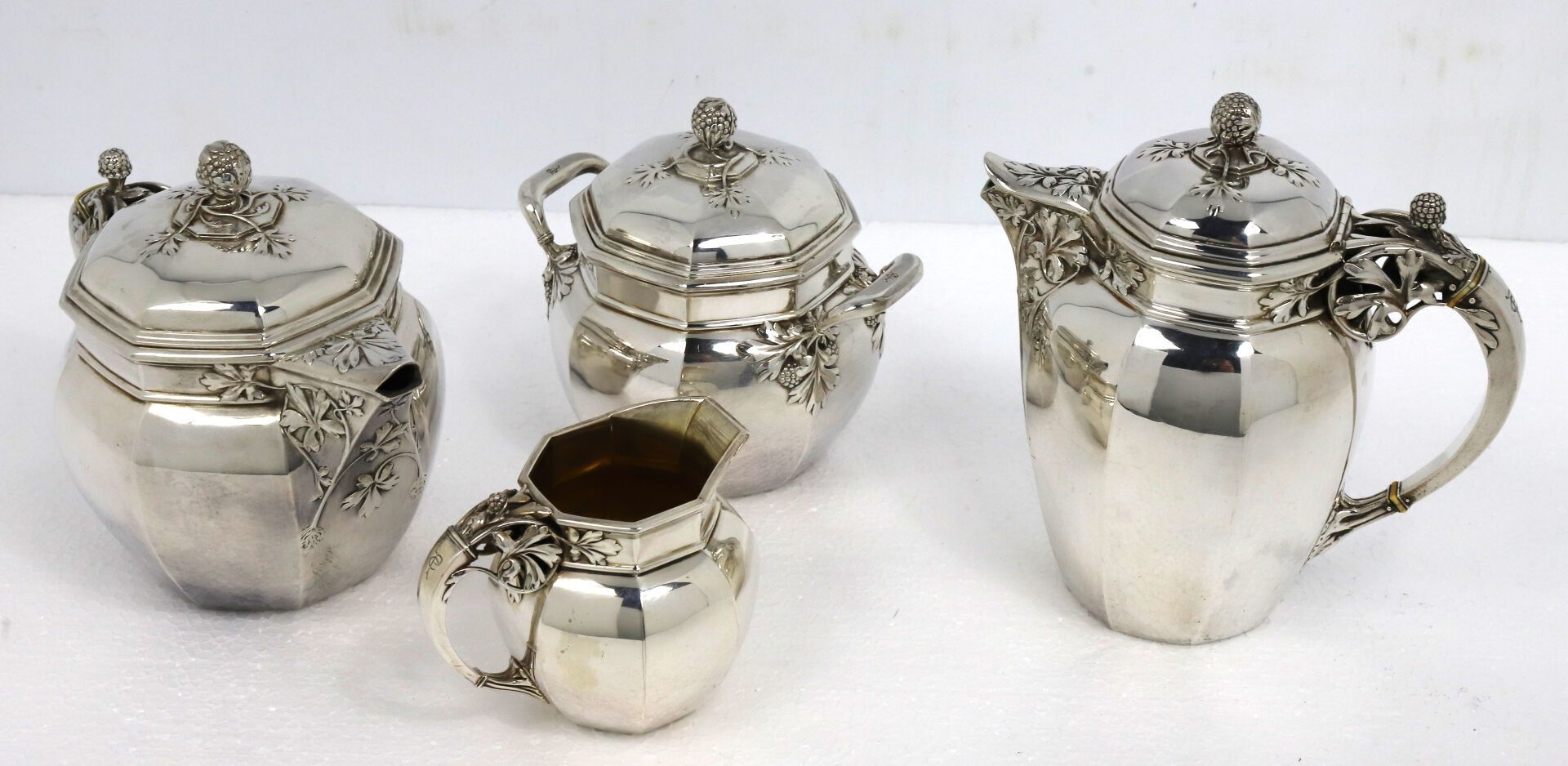 Null Frédéric BOUCHERON (1830-1902) - Rare four-piece silver tea and coffee serv&hellip;