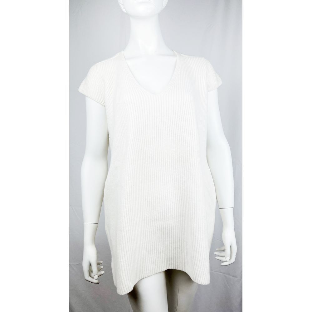 Null HERMES PARIS. Ribbed tunic sweater in virgin wool and ivory cashmere knit. &hellip;