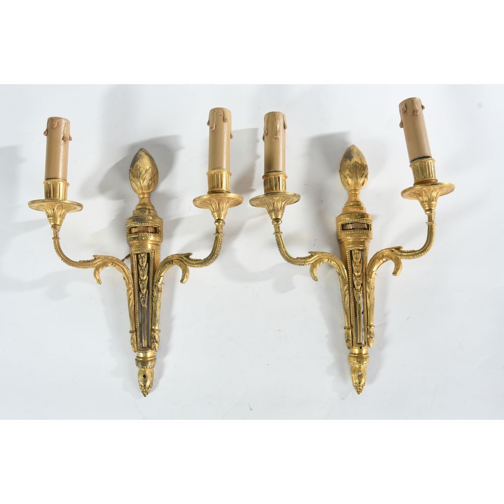 Null NPAIRE DE LOUIS XVI apliques de ormolu con 2 brazos. Modelo con puntas de e&hellip;