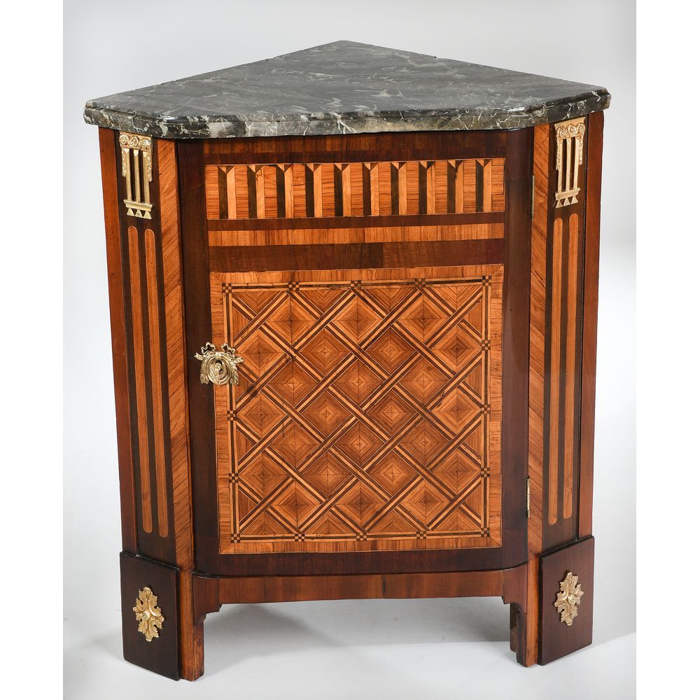 Null A LOUIS XVI ENCOIGNURE in rosewood and precious wood veneer decorated with &hellip;