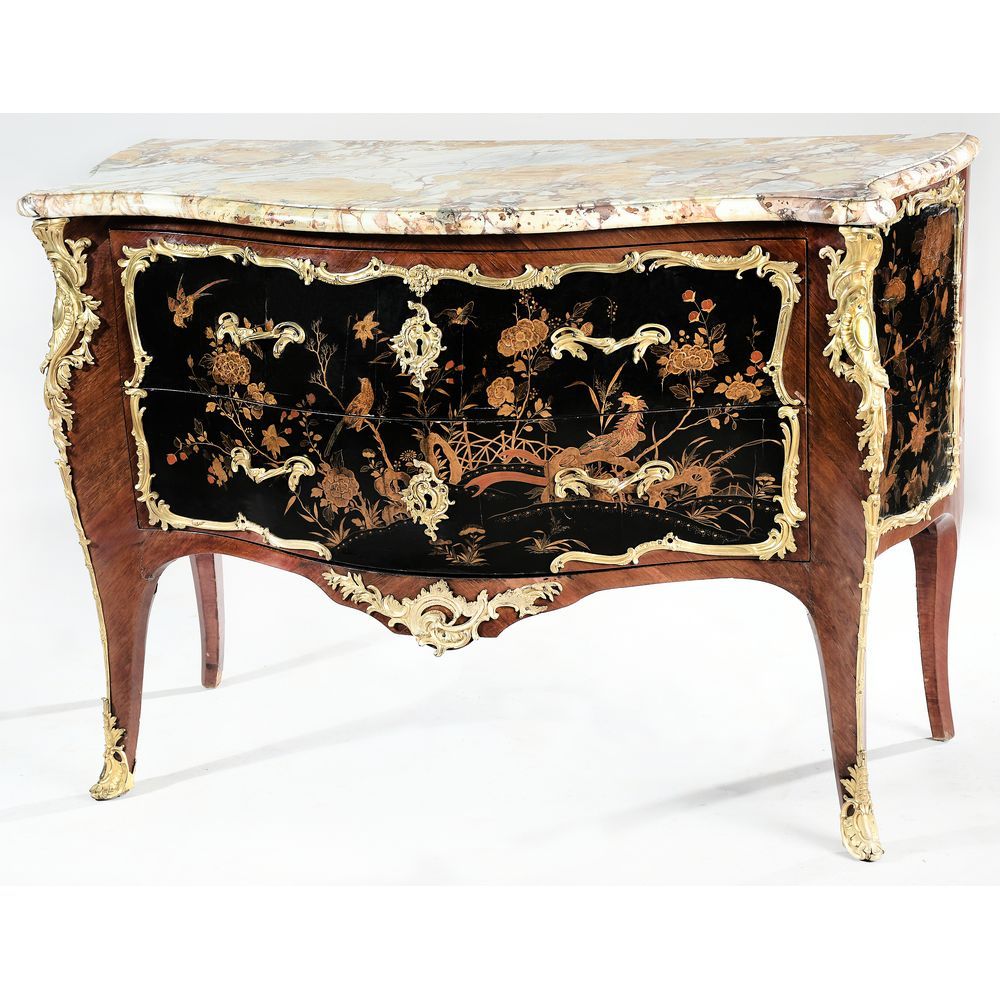 Null RARE COMMODE LOUIS XV curved in front and flared on the sides in lacquer wi&hellip;