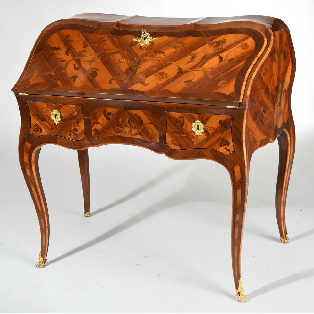 Null EXCEPTIONAL BUREAU DOS D'ÂNE LOUIS XV in satinwood veneer, amaranth and woo&hellip;