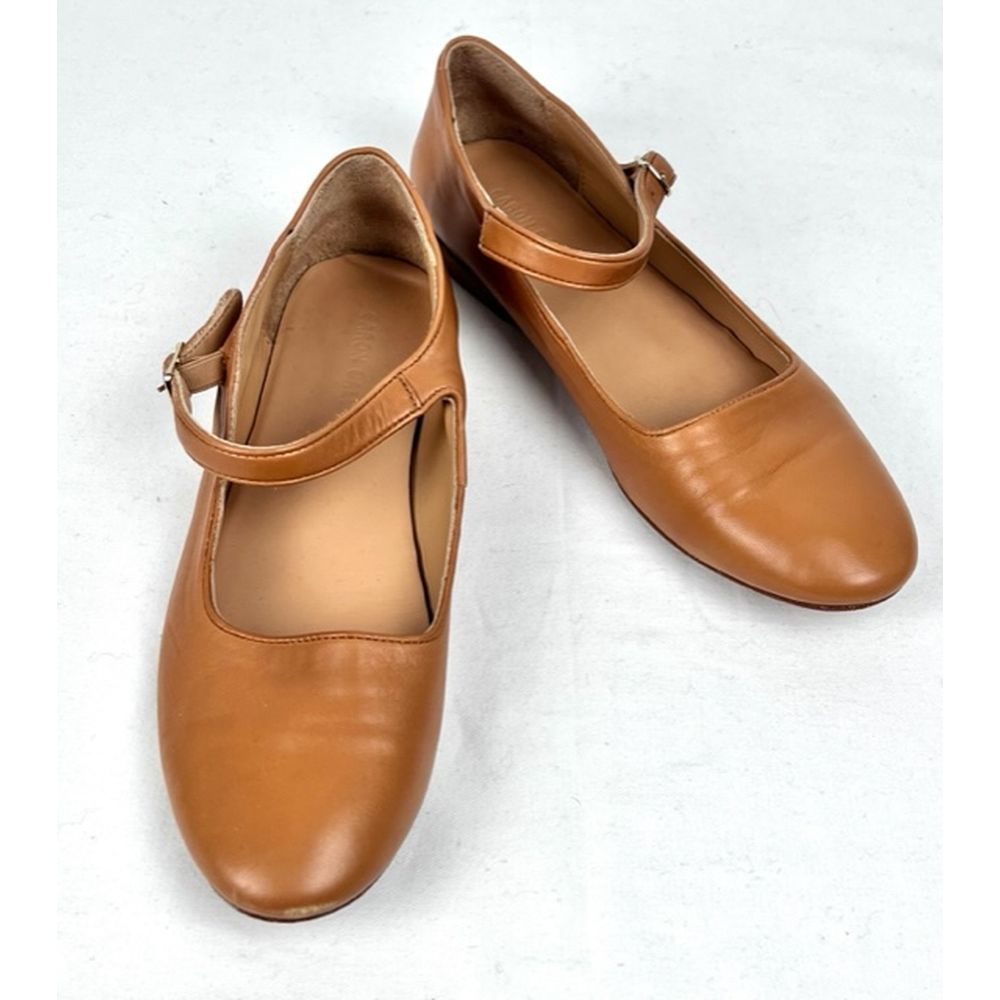 Null 卡隆-卡拉汉一双棕褐色皮制芭蕾舞鞋。状况良好。T.39.