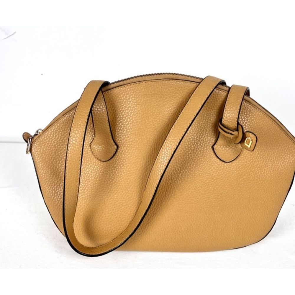 Null DELVAUX. Bag bolide in beige grained leather. 2 leather handles. Zipper clo&hellip;