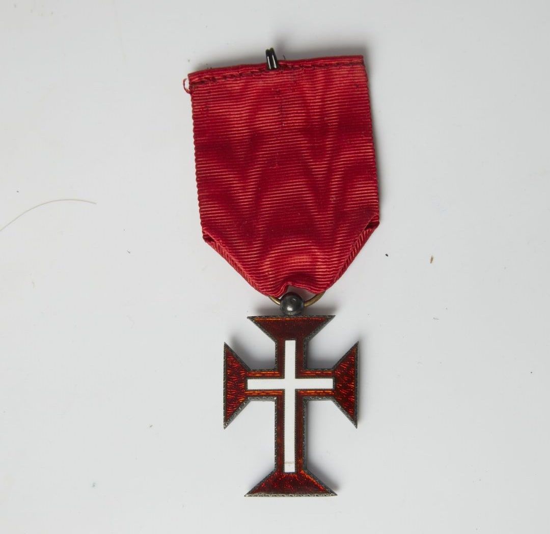Null Portugal : Ordre du Christ, croix rouge et blanche avec ruban