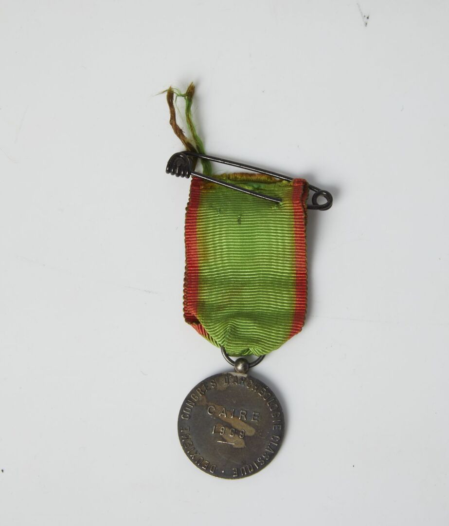 Null Médaille du 2eme Congrès Archéologique du Caire 1909 avec ruban vert à lise&hellip;