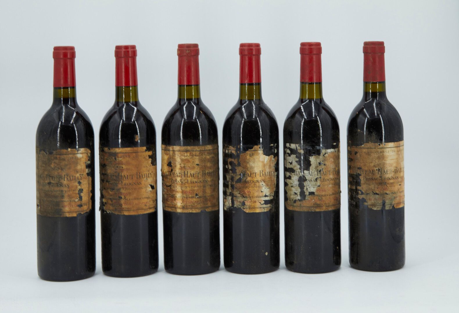 Null 6 bouteilles de PESSAC-LEOGNAN Château Haut Bailly - année 1986

 ( étiquet&hellip;