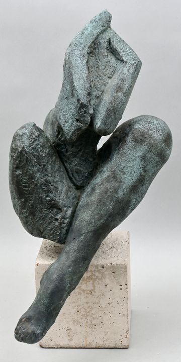 Mirck, Frauenfigur / Mirck, Female figure Mirck, Gré Closed. De cerámica, de col&hellip;