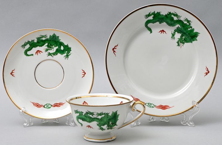 Gedeck, Grüner Drache/ cup with saucer and plate Couvert, milieu du 20e s. Trois&hellip;