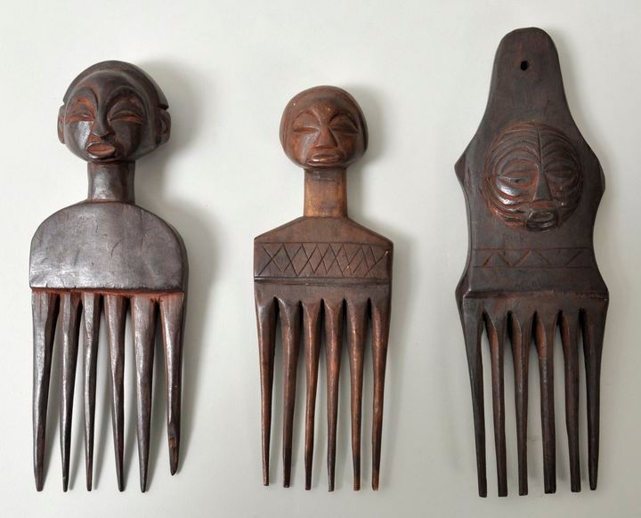 Kämme, Afrika / Three combs 三把梳子，分别是Luba和Songye，刚果木，雕刻，长23-26厘米 三把梳子，分别是Luba和Son&hellip;