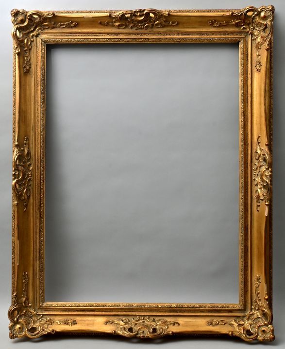 Stuckrahmen Biedermeier/ frame 框架，19世纪，10厘米的木制模子，带圆角，中心和角落的灰泥装饰，罗卡列，镀金，在某些地方有轻微的&hellip;