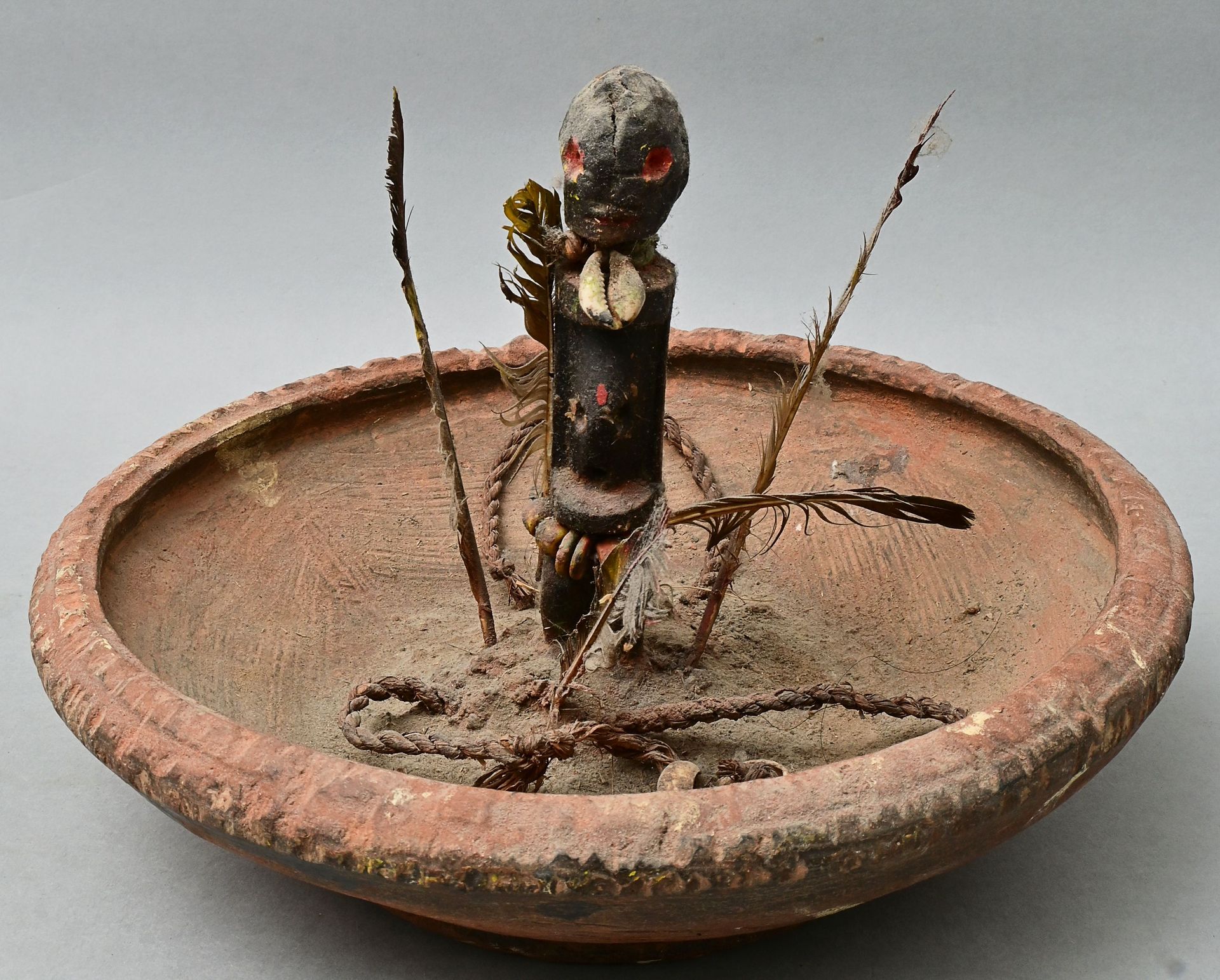 Null Cuenco de oráculo, región/tribu no identificada, cerámica/arcilla, figura d&hellip;
