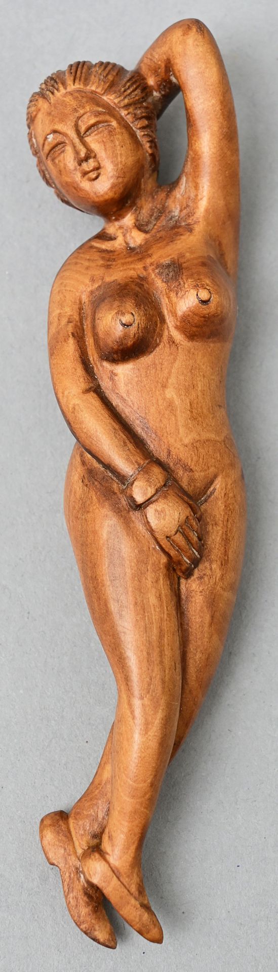 Null Poupée chinoise Bois, sculpté. Représentation d'une femme nue allongée. Ser&hellip;