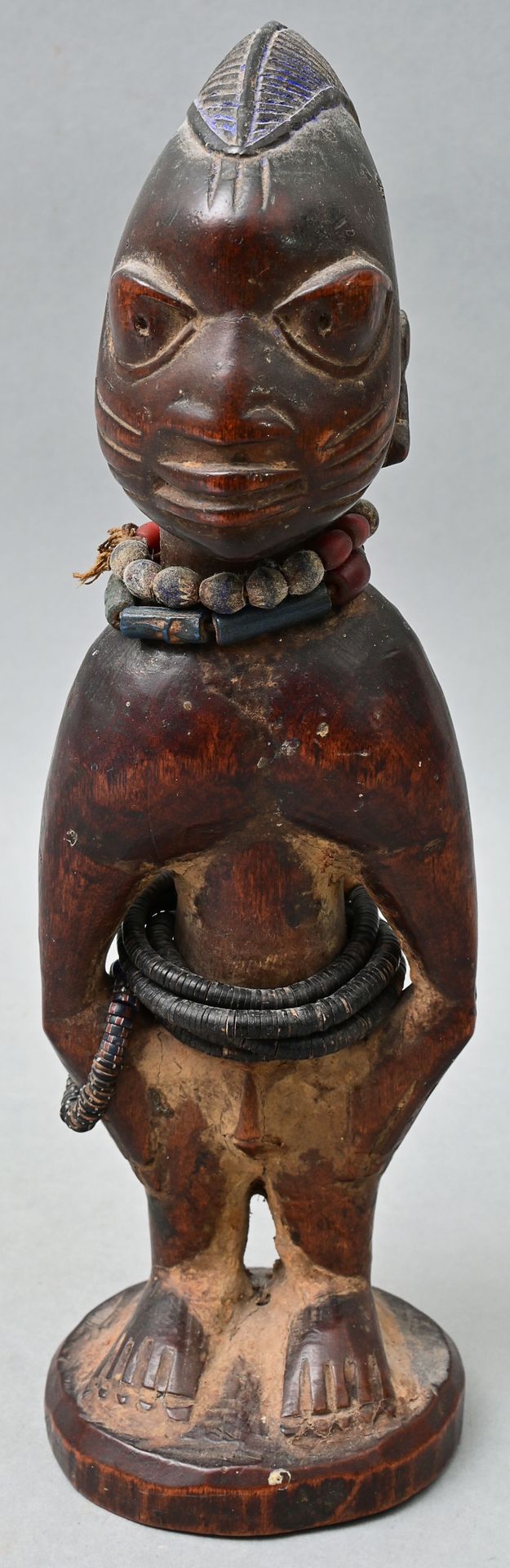 Null Zwillingsfigur, Nigeria, Yoruba Sog. Ibedji-Figur von einem Zwillingspaar. &hellip;