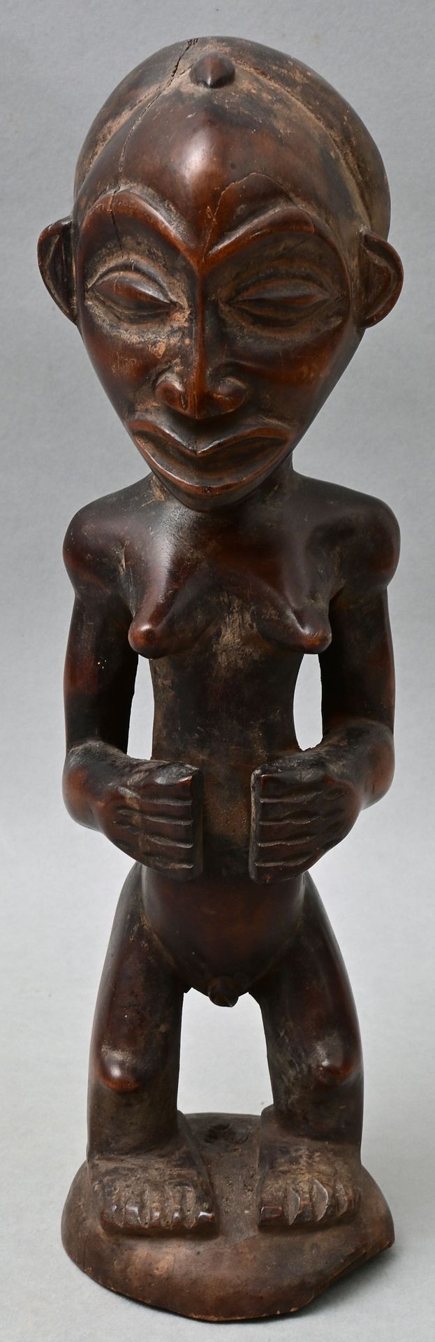 Null Figura femenina, R. D. Congo, madera de Luba, tallada, etiqueta de colecció&hellip;