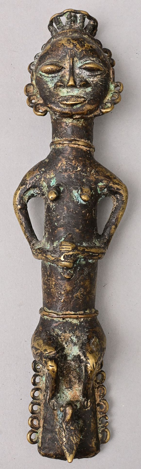 Null Statuette Ogboni, style Yoruba, Nigeria Fonte de bronze ou laiton/fonte jau&hellip;
