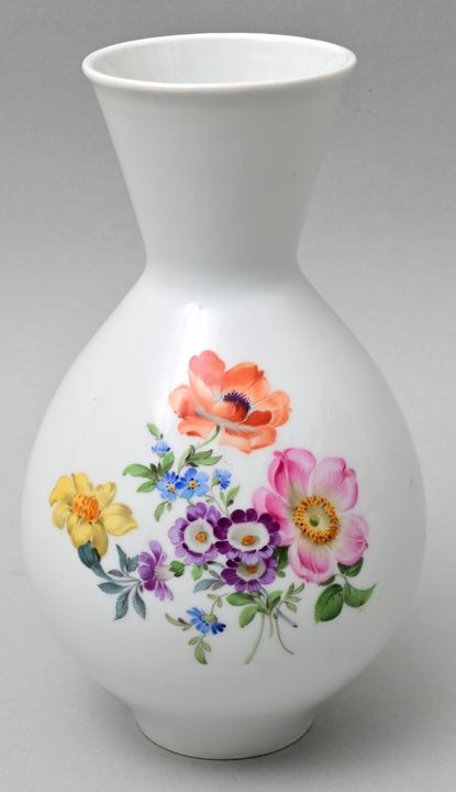 Null Lamp base, Meissen, 1st c. 20th c. Porcelain, colorful floral bouquet. Ovoi&hellip;