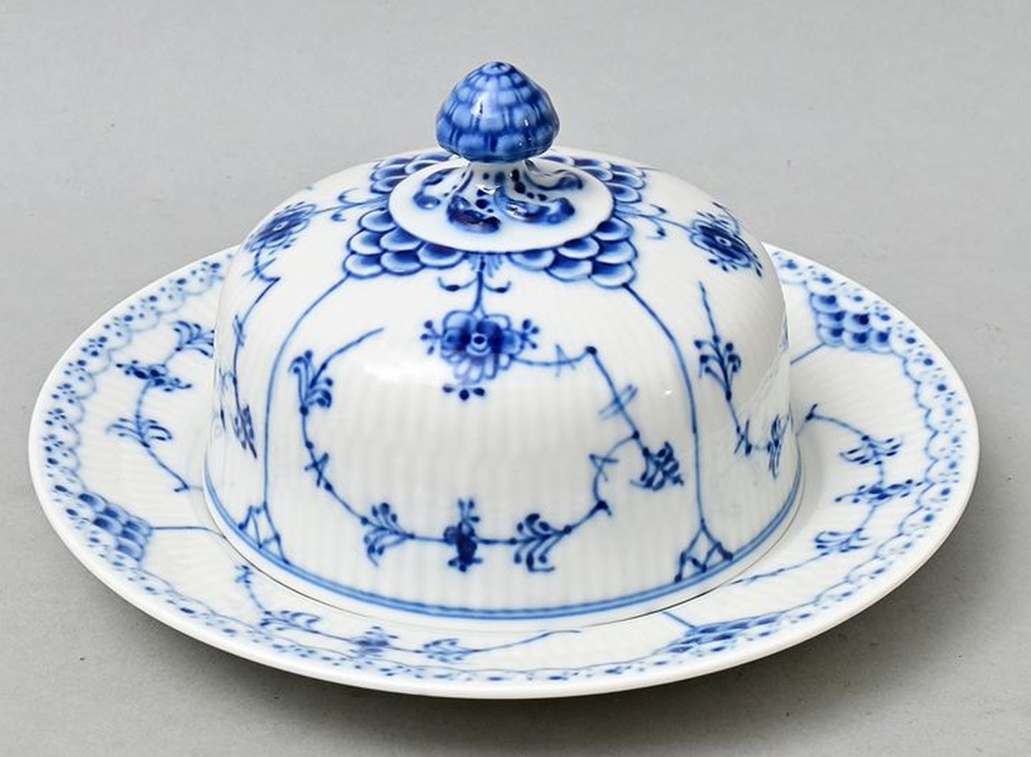 Butter dish, Copenhagen, Royal Porcelain Manufactory, 2n…