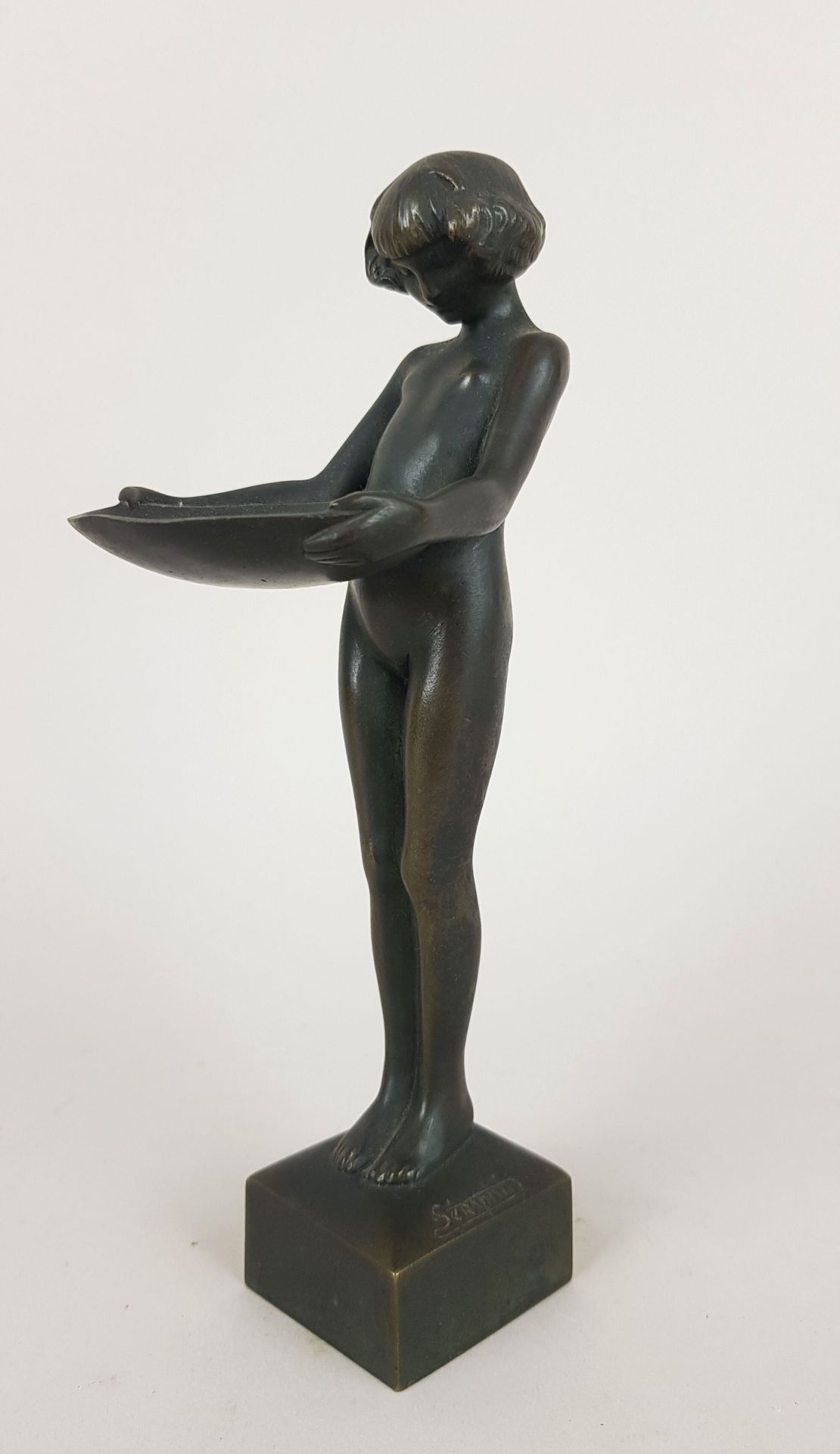 Null "Séraphin", sculpture à patine brune nuancée. Signée "Susse Frères Ed Paris&hellip;