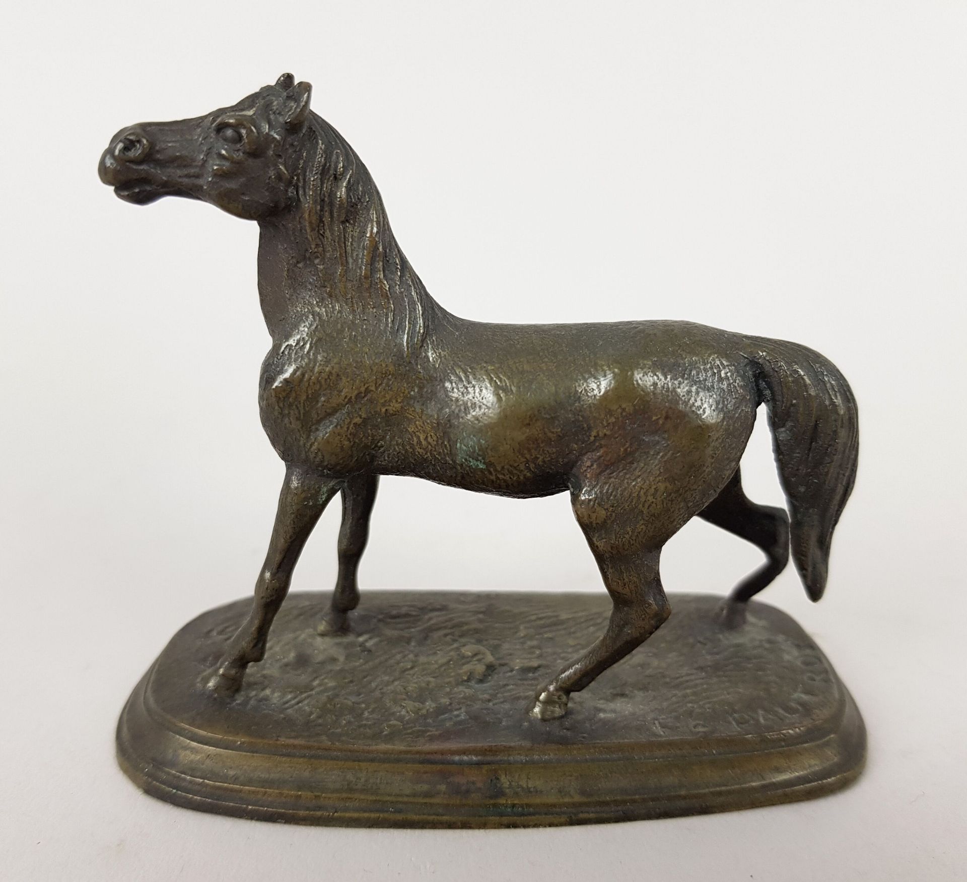 Null Pautrot Ferdinand (1832-1874), "Cheval" sculpture en bronze à patine dorée.&hellip;