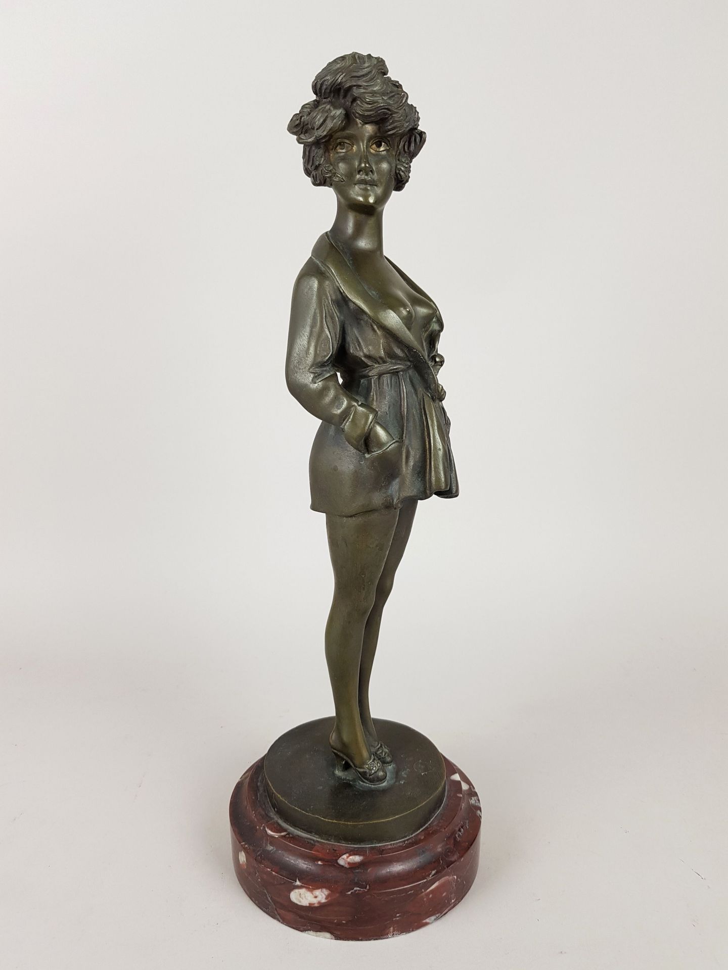 Null Millière Maurice (1871-1946), "La Parisienne" sculpture à patine verte nuan&hellip;