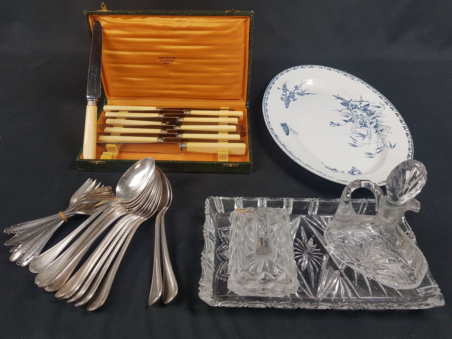 Null LOT of usual objects including a cut crystal dish and an earthenware dish f&hellip;