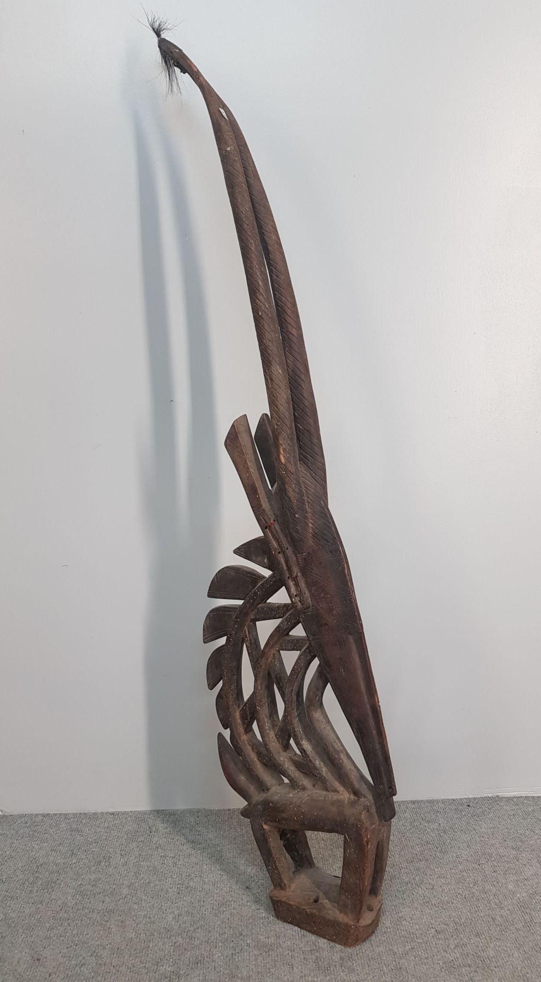 Null SCULPTURE africaine en bois. Longueur 123 cm - usures d'usage