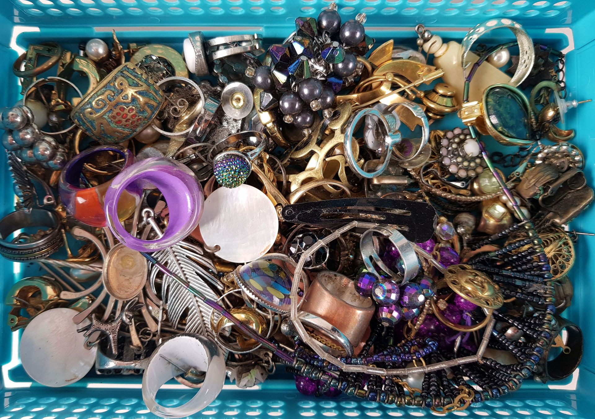 Null LOT of costume jewelry - wear and tear