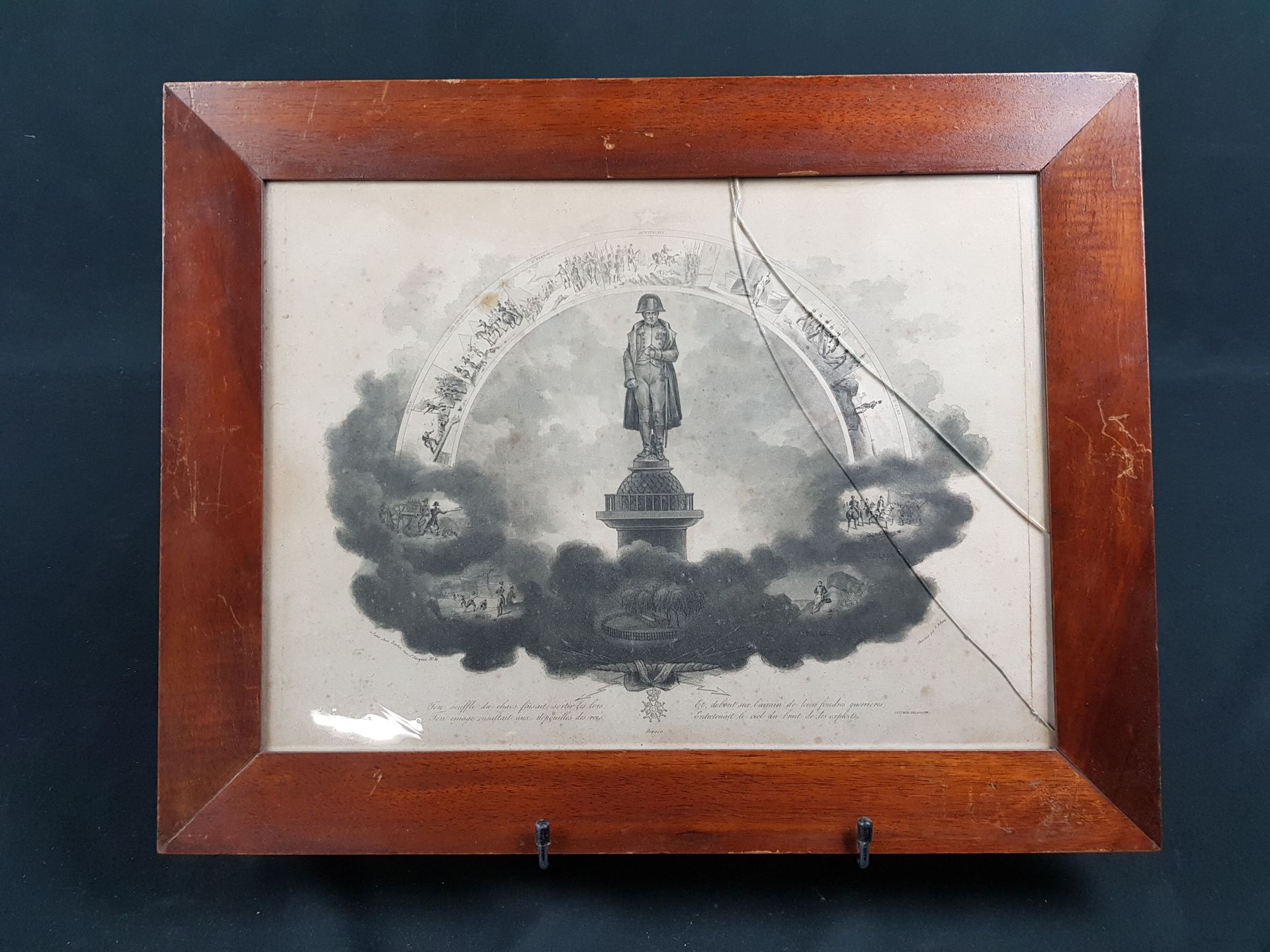 Null GRAVURE de Napoléon dans un cadre Louis Philippe. H 33 x L 24 cm - usures, &hellip;