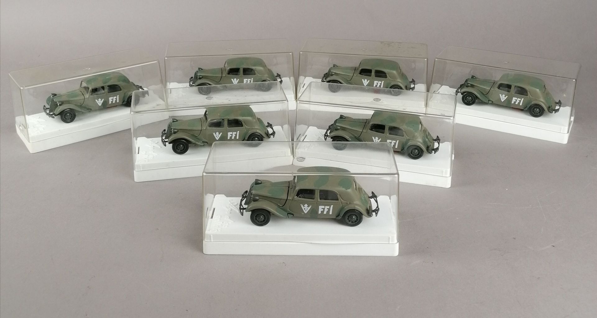 Null SOLIDO - Golden Age Collection, 12 Citroën Traction avant 15 CV "FFI", scal&hellip;