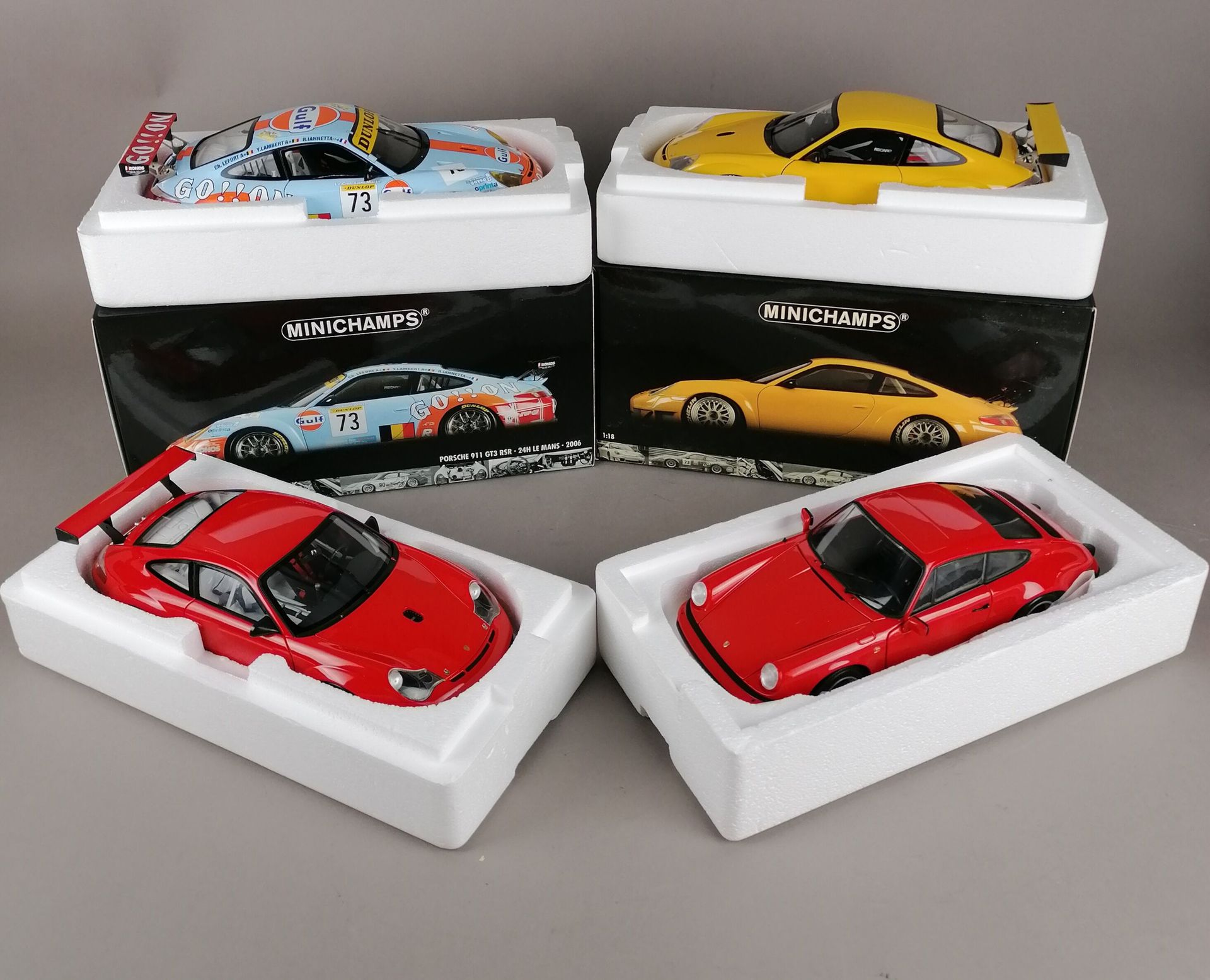 Null MINICHAMPS - FOUR PORSCHE im Maßstab 1:18 :

1x 911 GT3 RSR 24H Le Mans 200&hellip;